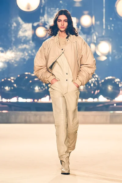 Look 1